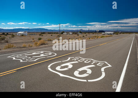 ROUTE 66 SCHILD NATIONAL TRAILS HIGHWAY AMBOY KALIFORNIEN USA Stockfoto