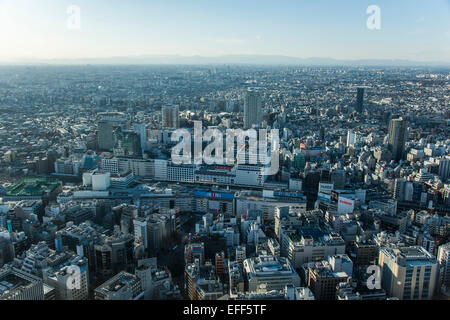 Luftbild des Bahnhofs Ikebukuro, von Sunshine City, Ikebukuro, Toshima-Ku, Tokyo, Japan Stockfoto