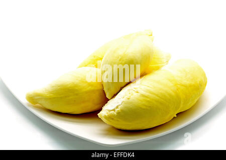 Tropische Frucht, Durian auf Platte isoliert auf weißem Hintergrund. Stockfoto