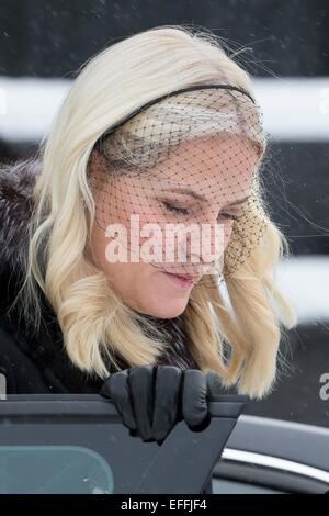 Oslo, Norwegen. 2. Februar 2015. Kronprinzessin Mette-Marit von Norwegen besucht die Beerdigung von Johan Martin Ferner am Holmenkollen Kapell in Oslo, Norwegen, 2. Februar 2015. Bildnachweis: Dpa picture Alliance/Alamy Live News Stockfoto