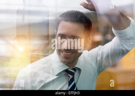 Porträt eines Geschäftsmannes entspannend Stockfoto