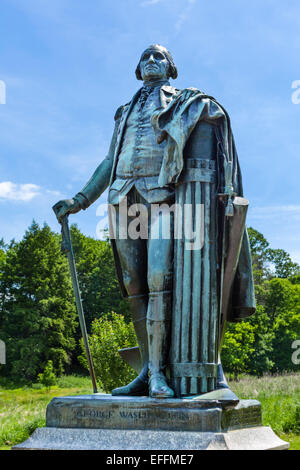 Statue von George Washington in der Nähe von seinem Hauptsitz in Valley Forge National Historical Park, Pennsylvania, USA Stockfoto