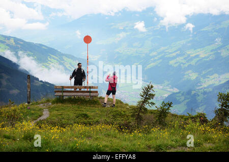 zu zweit am Penkenalm Ahorn Bergen, Zillertal Tirol Österreich Stockfoto