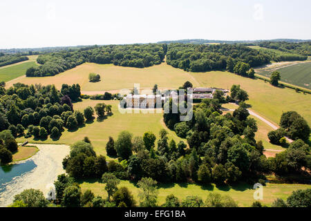 Luftaufnahme von West Wycombe Park und Herrenhaus in ländlichen Landschaft, Buckinghamshire, England Stockfoto