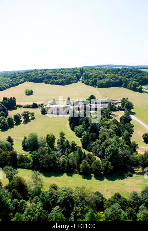 Luftaufnahme von West Wycombe Park und Herrenhaus in ländlichen Landschaft, Buckinghamshire, England Stockfoto