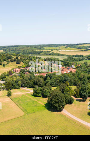 Luftaufnahme von West Wycombe Park und die Dächer in ländlichen Landschaft, Buckinghamshire, England Stockfoto