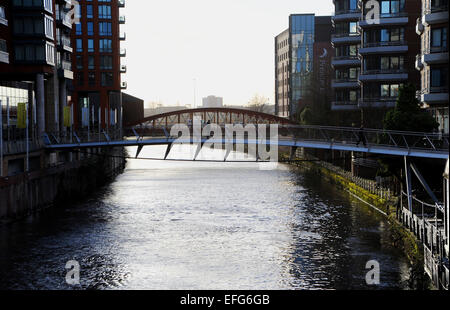 Manchester UK - Kanal, der die Innenstadt von Salford und Manchester teilt Stockfoto