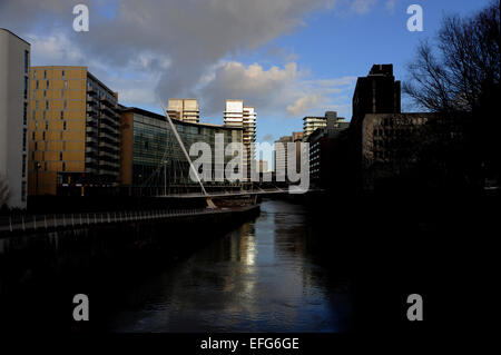 Manchester UK - Kanal, der die Innenstadt von Salford und Manchester teilt Stockfoto