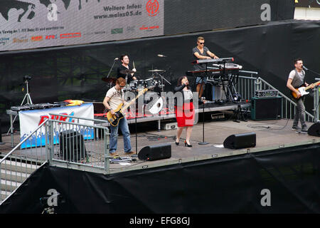 Public viewing Co Gesicht Arena Mainz Stockfoto