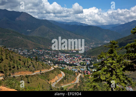 BU00015-00... BHUTAN - Blick auf die Hauptstadt Thimphu von der Website des Buddha Dordenma. Stockfoto