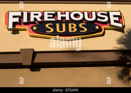 Firehouse Subs ist eine US-amerikanische Fast-Food-Restaurant-Kette gegründet 1994 von Feuerwehrmann Brüdern Robin und Chris Sorensen Stockfoto