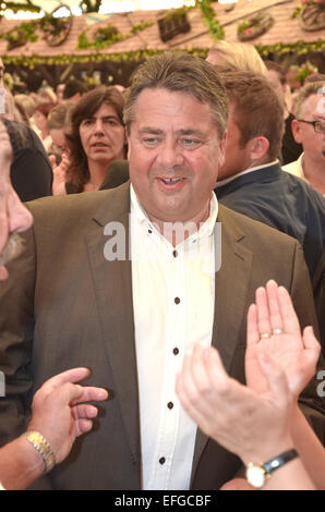 Eröffnung der jährlichen Kirmes "Cranger Kirmes" Herne mit: Sigmar Gabriel Where: Crange, Deutschland wenn: 1. August 2014 Stockfoto