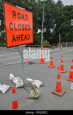 typische Straßenschäden in der Nähe von Avon River aus dem 6.4 Erdbeben in Christchurch, Südinsel, Neuseeland, 22.02.2011 Stockfoto