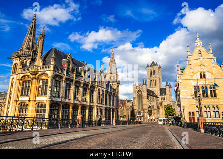 Gent, Belgien, mittelalterlichen Stadt Gent in Flandern Sankt-Nikolaus-Kirche mit Glockenturm, eines der berühmten Wahrzeichen von Belgien Stockfoto