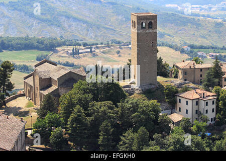 Alte mittelalterliche Kathedrale in San Leo, Italien Stockfoto