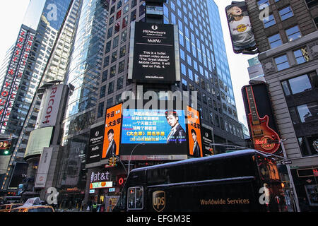New York, NY, USA. 3. Februar 2015. Chinesische Flut AD wurde am New Yorker Times Square in New York, Amerika am 3. Februar 2015 zeigte Credit: Top Foto Corporation/Alamy Live News Stockfoto