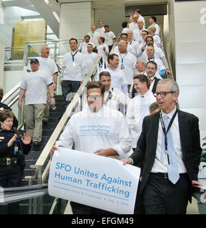 San Francisco, Kalifornien, USA. 4. Februar 2015. Die Arbeiter der San Francisco internationaler Flughafen besucht eine walking Aktivität Protest gegen den Menschenhandel in San Francisco, Amerika am 3. Februar 2015 Credit: Top Foto Corporation/Alamy Live News Stockfoto