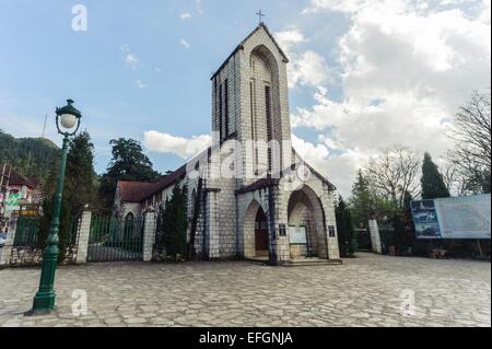 Kirche von Sapa, Lao Cai, Vietnam im bewölkten Tag. Stockfoto