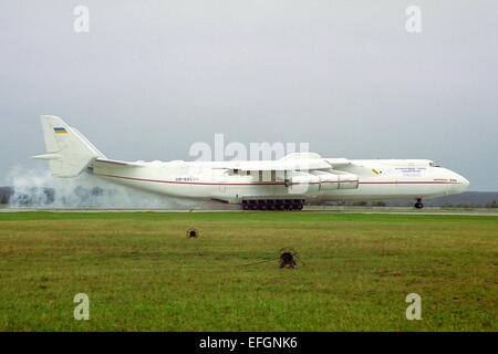 Antonov Design Bureau Antonov An-225-Landung Stockfoto