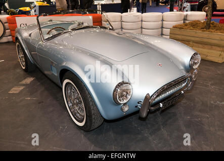 Eine seltene, 1960, Rechtslenker, AC Cobra 289, auf dem Display an der London Classic Car Show. Stockfoto