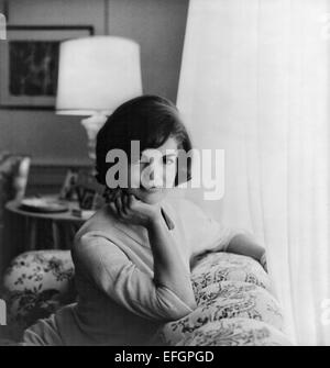 US-First Lady Jacqueline Kennedy in ihrem ersten offiziellen weiße Haus Porträt 1961 in Washington, DC. Stockfoto