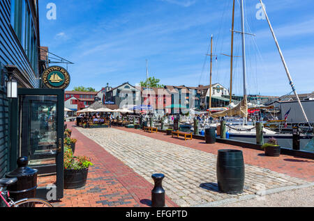 Cafés, Bars, Geschäfte und Restaurants auf Bowens Wharf, Newport, Rhode Island, USA Stockfoto