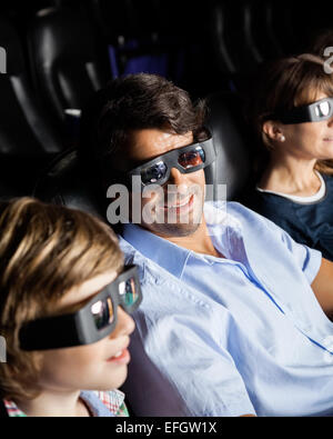 Familie 3D Film im Theater Stockfoto