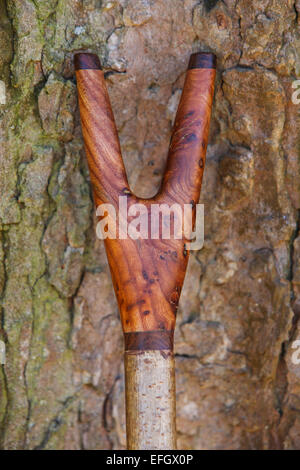 Traditionelle Handarbeit aus Holz Spazierstock mit Churchill thumbstick Griff Stockfoto