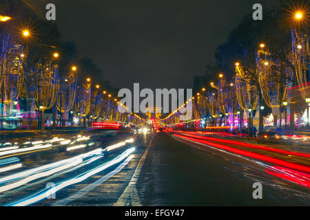 Weihnachten-Champs-Elysées und Arch of Triumph Paris bei Nacht Stockfoto