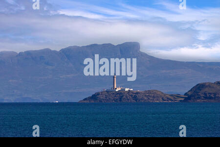 Ardnamurchan Leuchtturm und die Insel Eigg Stockfoto