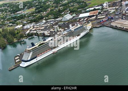 Celebrity Solstice angedockt an Hilo auf Hawaii Stockfoto