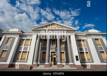 Horizontale Ansicht des San Lorenzo College Gebäude in Cienfuegos, Kuba Stockfoto