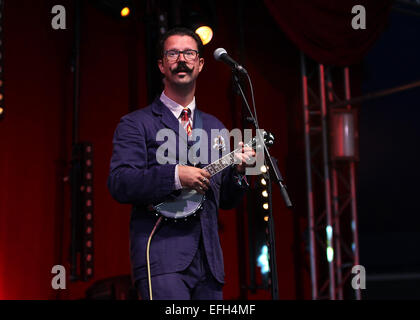 Camp Bestival 2014 - Tag 2 Mitwirkende: Mr B Gentleman Rhymer wo: Dorset, Vereinigtes Königreich bei: 2. August 2014 Stockfoto