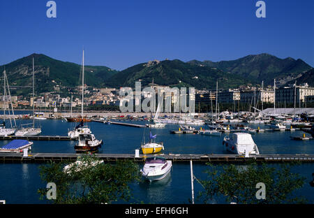 Italien, Kampanien, Salerno, Hafen Stockfoto