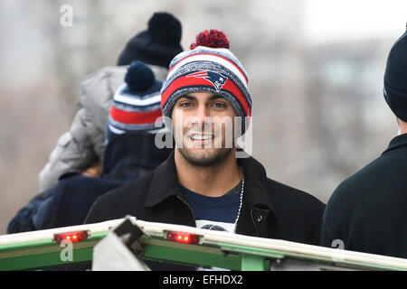 Boston, Massachusetts, USA. 4. Februar 2015. New England Patriots quarterback Jimmy Garoppolo (10) Fahrten auf der Rückseite eine Ente Boot während einer Parade in Boston zum Erfolg seines Teams gegen die Seattle Seahawks im Super Bowl XLIX Feiern statt. Bildnachweis: Cal Sport Media/Alamy Live-Nachrichten Stockfoto