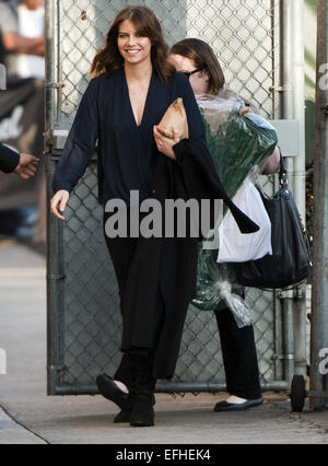 Hollywood, Kalifornien, USA. 4. Februar 2015. Schauspielerin Lauren Cohan, aus dem Fernsehen Programm Walking Dead, kommt bei Jimmy Kimmel Live! in Hollywood am Mittwoch Nachmittag. Bildnachweis: David Bro/ZUMA Draht/Alamy Live-Nachrichten Stockfoto