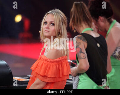 Dreharbeiten für deutschen ZDF-TV-Show "Die Große Grillshow" im Gerry Weber Stadion mit prominenten: Mirjam Weichselbraun wo: Halle, Deutschland bei: 2. August 2014 Stockfoto