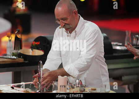 Dreharbeiten für deutschen ZDF-TV-Show "Die Große Grillshow" im Gerry Weber Stadion mit prominenten: Horst Lichter wo: Halle, Deutschland bei: 2. August 2014 Stockfoto