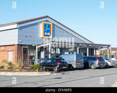 Aldi-Supermarkt in Winsford Cheshire UK Stockfoto