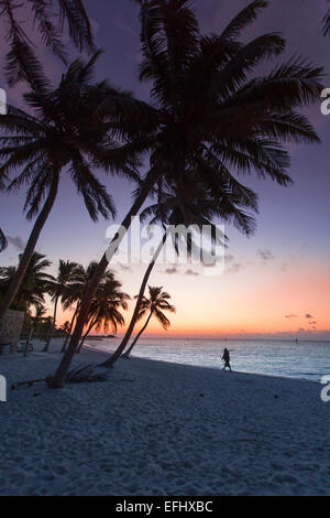 Morgendämmerung auf Key West Smathers Beach, Key West, Florida Keys, Florida, USA Stockfoto