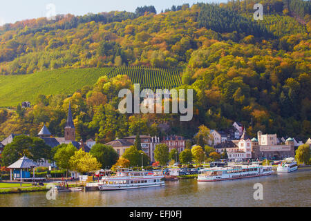 Blick auf Trarbach, Traben-Trarbach, Mosel, Rheinland-Pfalz, Deutschland, Europa Stockfoto
