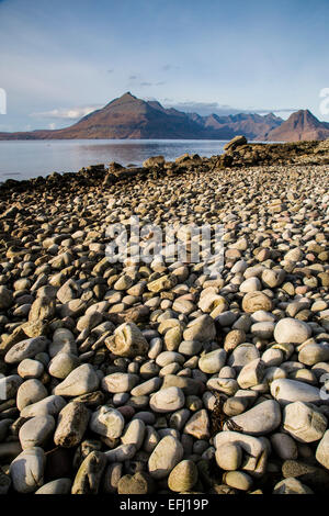 Die Aussicht vom Elgol über Loch Scavaig, die Cuillin Hills, Skye, Schottland Stockfoto