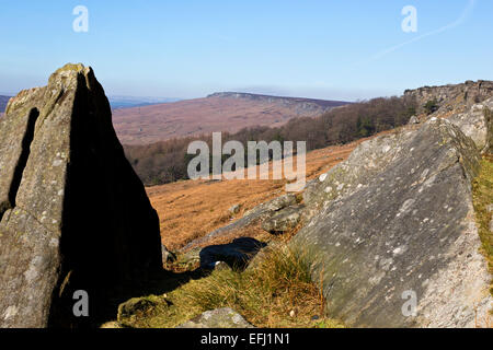 Blick vom Stanage Edge in Derbyshire an einem klaren Wintertag Stockfoto