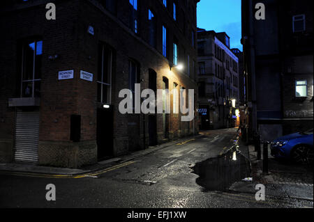 Manchester, Lancashire UK - leeren dunklen Straße in The Canal Street Bezirk von Manchester Stockfoto