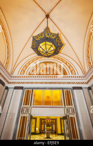 China, Shanghai, der Bund, Fairmont Peace Hotel Lobby Stockfoto