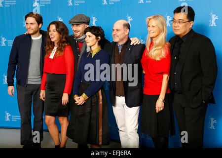 Berlin, Ca, Deutschland. 5. Februar 2015. l-r: Daniel Brühl, Claudia Llosa, Darren Aronofsky, Audrey Tautou, Matthew Weiner, Martha De Laurentiis, Bong Joon-ho.Jury Foto-Aufruf. Berlin International Film Festival.Berlin, Germany.February 05, 2015. © Roger Harvey/Globe Fotos/ZUMA Draht/Alamy Live-Nachrichten Stockfoto