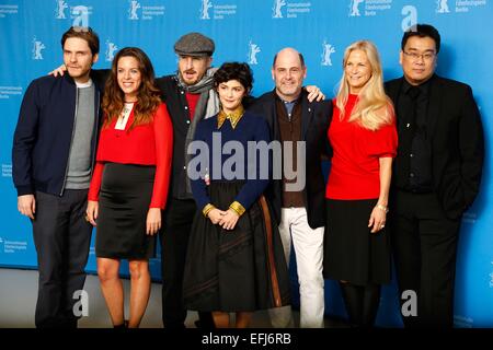 Berlin, Ca, Deutschland. 5. Februar 2015. l-r: Daniel Brühl, Claudia Llosa, Darren Aronofsky, Audrey Tautou, Matthew Weiner, Martha De Laurentiis, Bong Joon-ho.Jury Foto-Aufruf. Berlin International Film Festival.Berlin, Germany.February 05, 2015. © Roger Harvey/Globe Fotos/ZUMA Draht/Alamy Live-Nachrichten Stockfoto