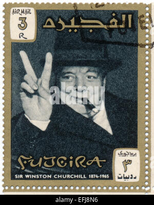 FUJERIA - ca. 1966: Eine Briefmarke gedruckt in Fujeira zeigt Bild von Sir Winston Churchill, 1874-1965, ca. 1966 Stockfoto