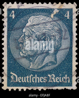 Deutschland - ca. 1933: Eine Briefmarke gedruckt in Deutschland zeigt Porträt von Paul von Hindenburg - 2. Präsident des Deutschen Reiches, von ser Stockfoto