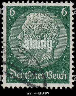 Deutschland - ca. 1933: Eine Briefmarke gedruckt in Deutschland zeigt Porträt von Paul von Hindenburg - 2. Präsident des Deutschen Reiches, von ser Stockfoto